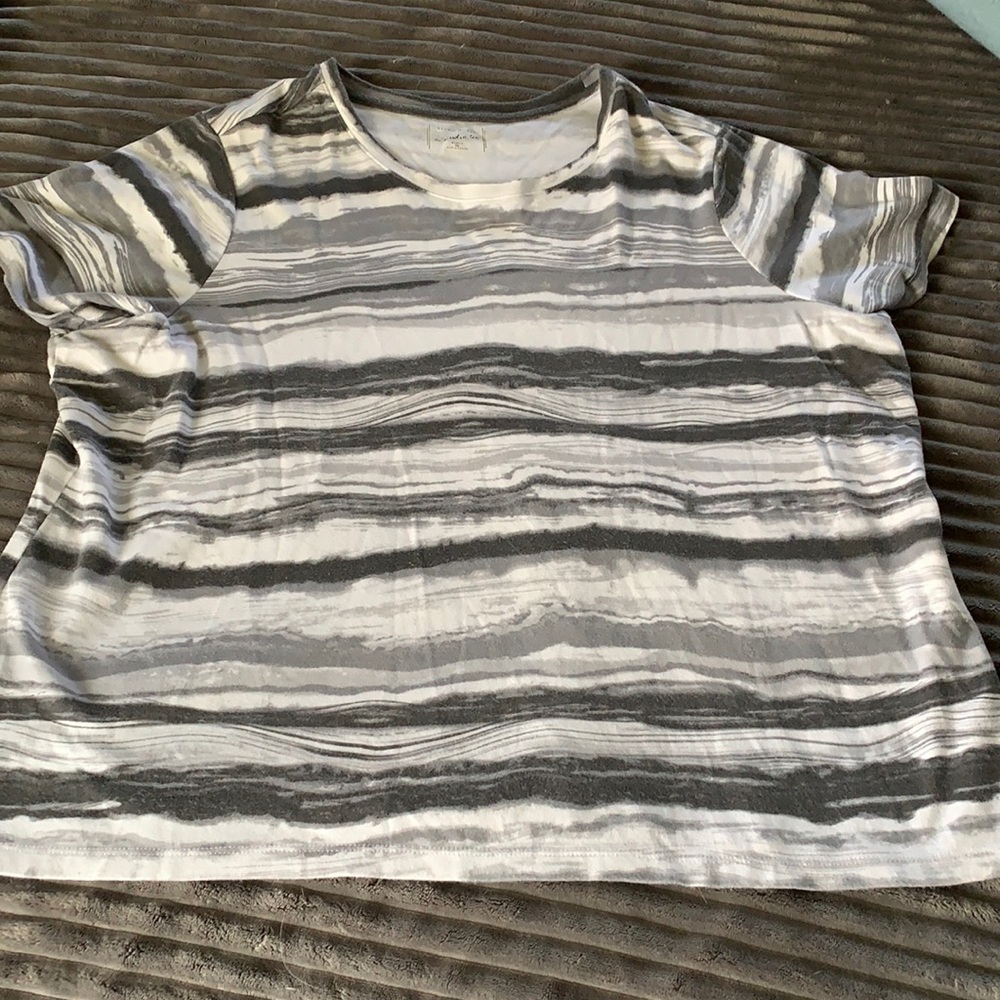 Studio Works tshirt - Picture 2 of 4